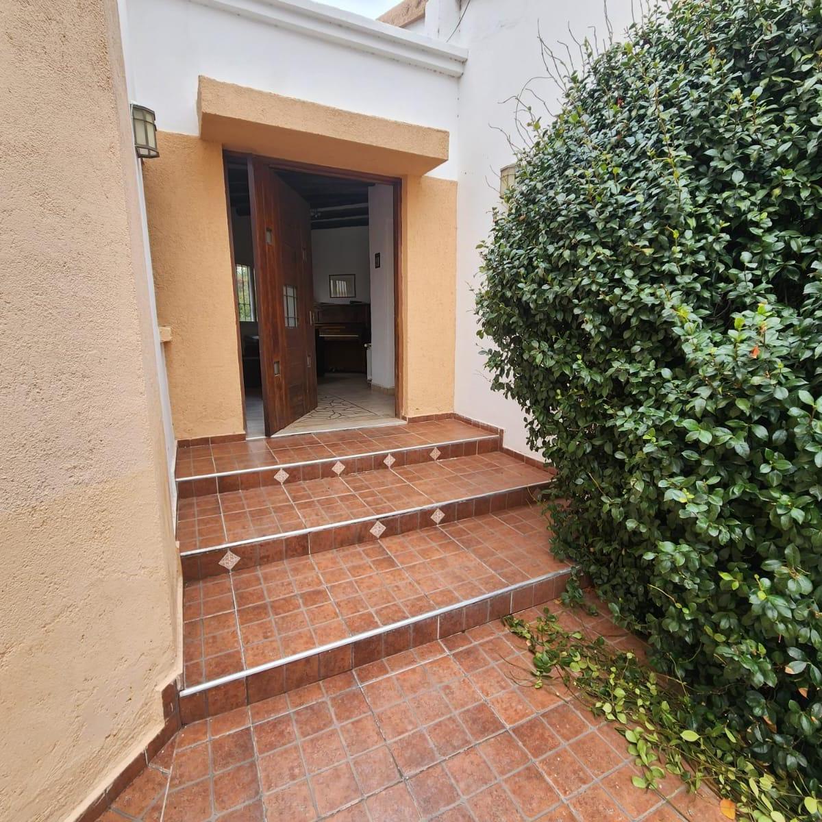 Casa de 4 Habitaciones en Venta en B° La Masía 3