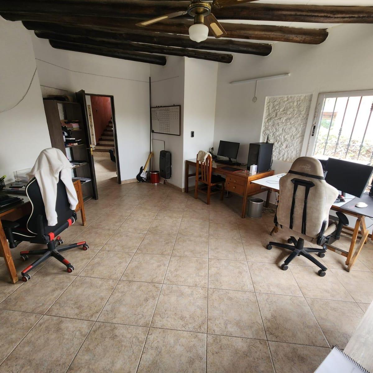 Casa de 4 Habitaciones en Venta en B° La Masía 1