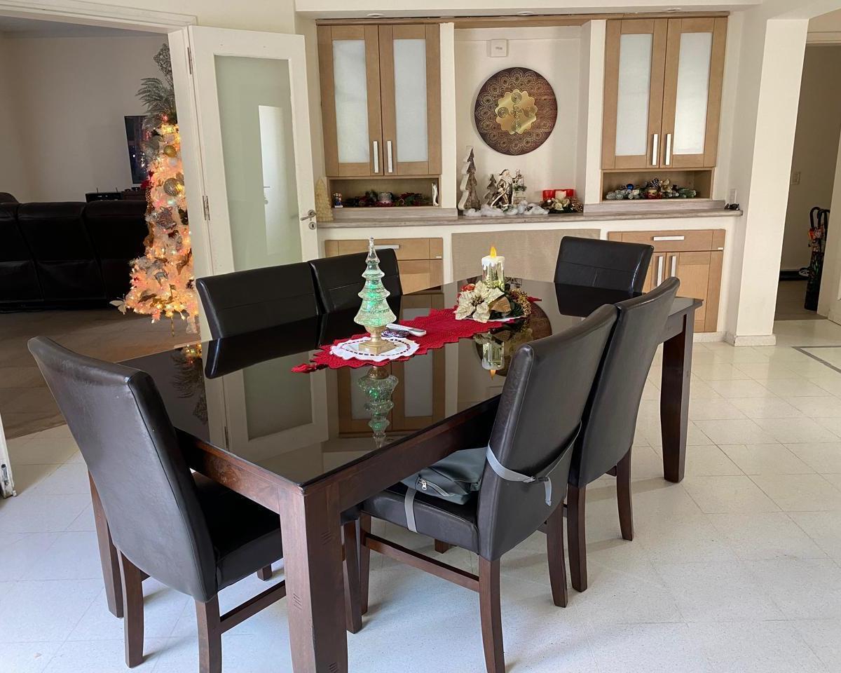 Casa de 4 Dorm. a La Venta en B° Palmares 4