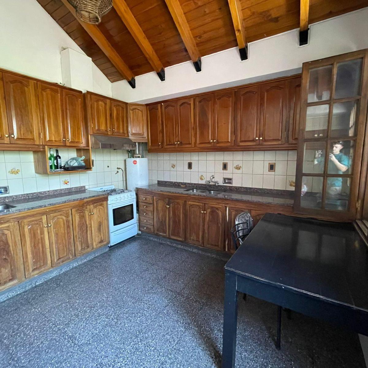 Casa y Locales en Venta en Alto Dorrego, Guaymallén 1