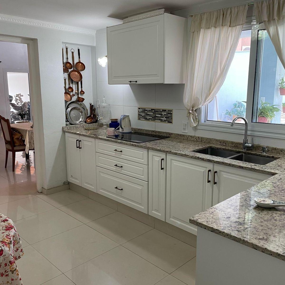 Casa de 4 Dorm. en Venta en B° Prima Terra, Maipú 3