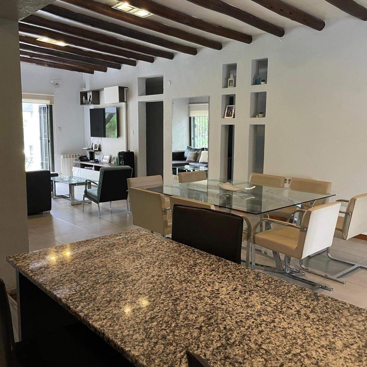 Adobe Inmobiliaria Vende Excelente Propiedad en B° Solar del Plata en Vistalba 2