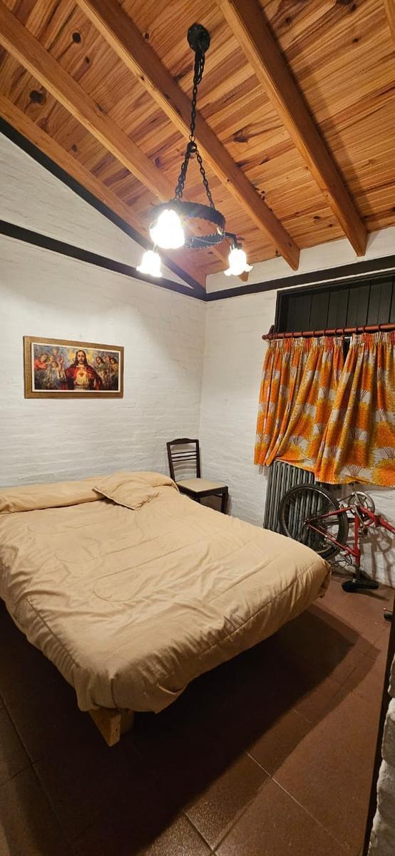 Casa de 3 Dorm. a La Venta en B° Jardines de Santa Oliva 3