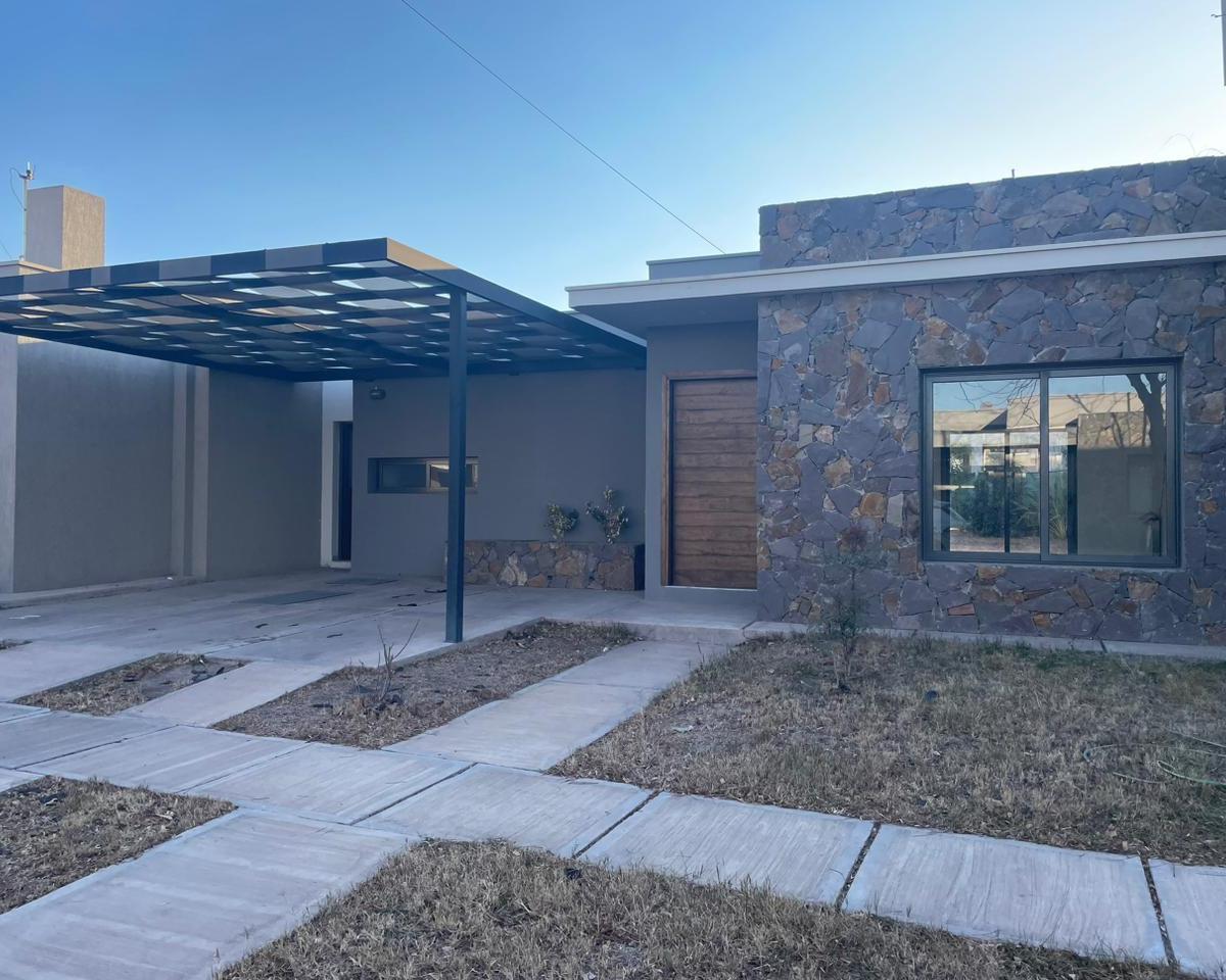 Casa de dos habitaciones en venta en B° Rincón de Drummond