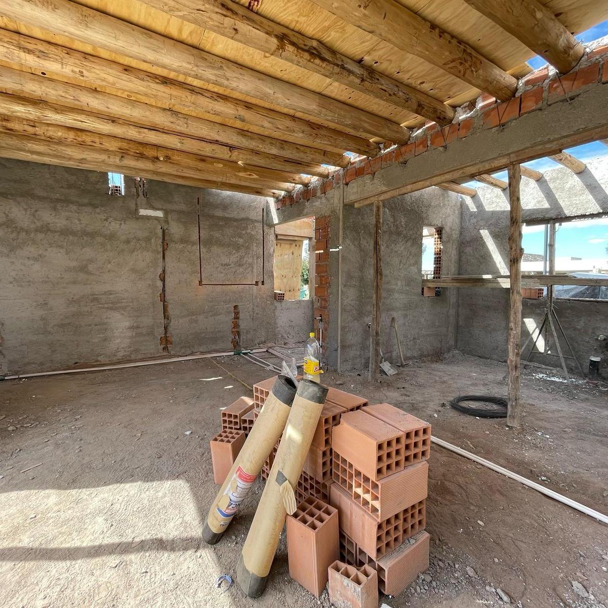 Casa de 3 Dorm. en Venta en B° Lar de Vieytes 3 4