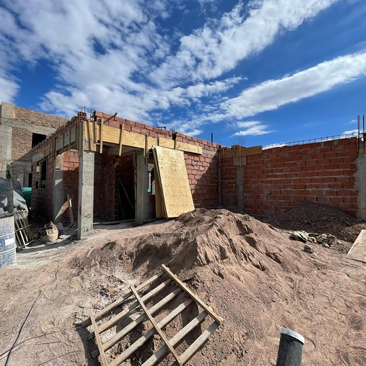 Casa de 3 Dorm. en Venta en B° Lar de Vieytes 3 1
