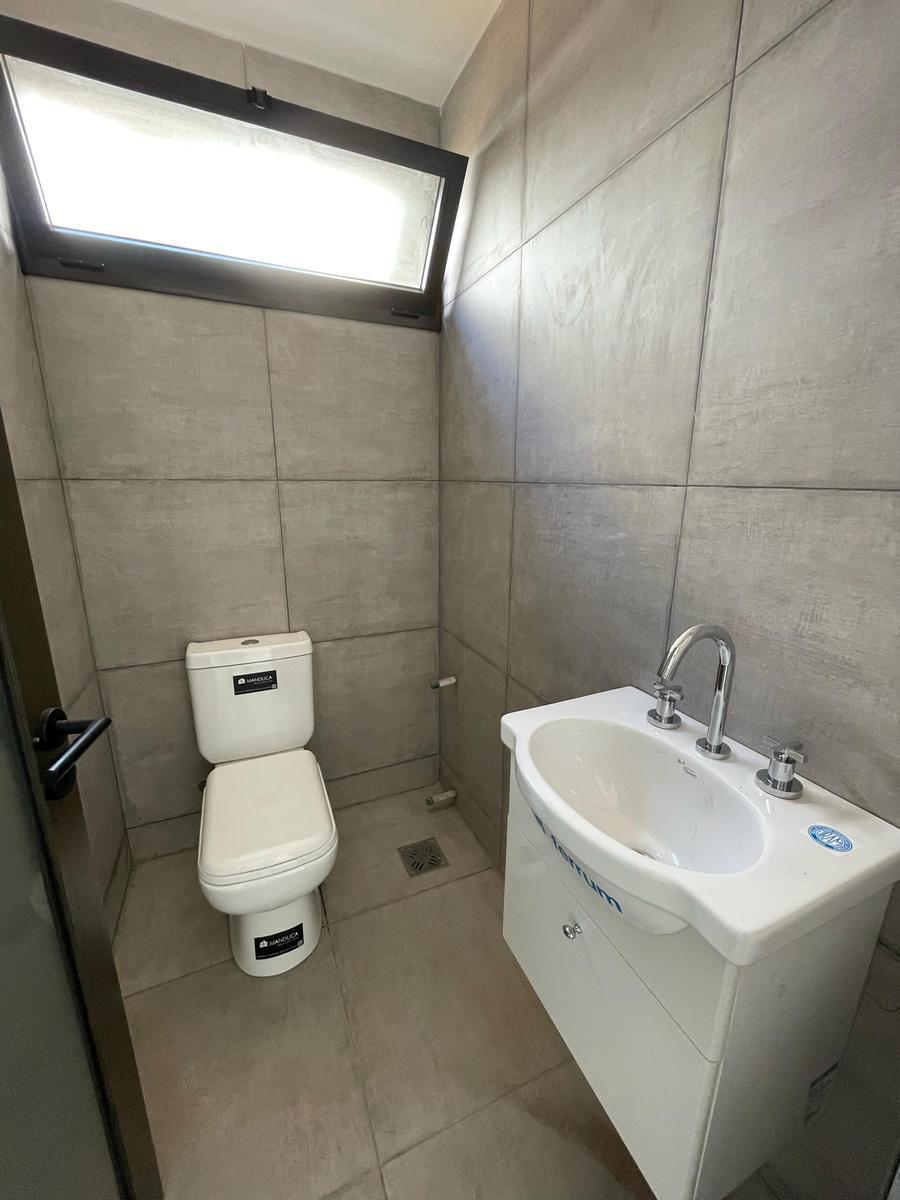 Casa de 3 Dorm. a Estrenar en Venta en B° Boedo Village 4