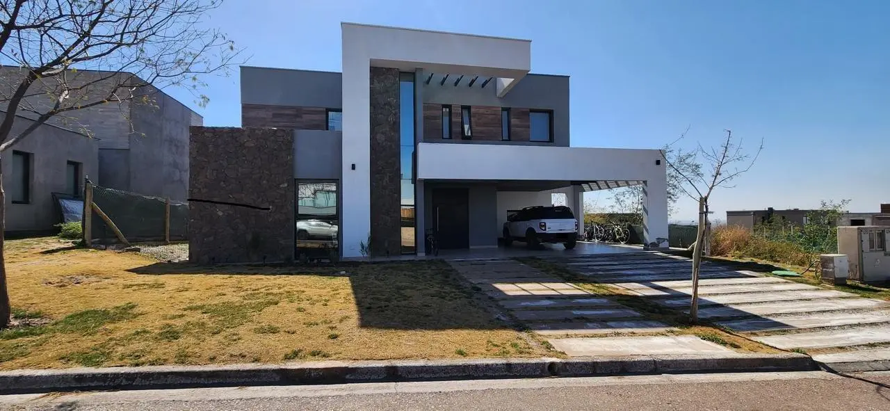 Casa en B° Mendoza Norte - Las Heras 2
