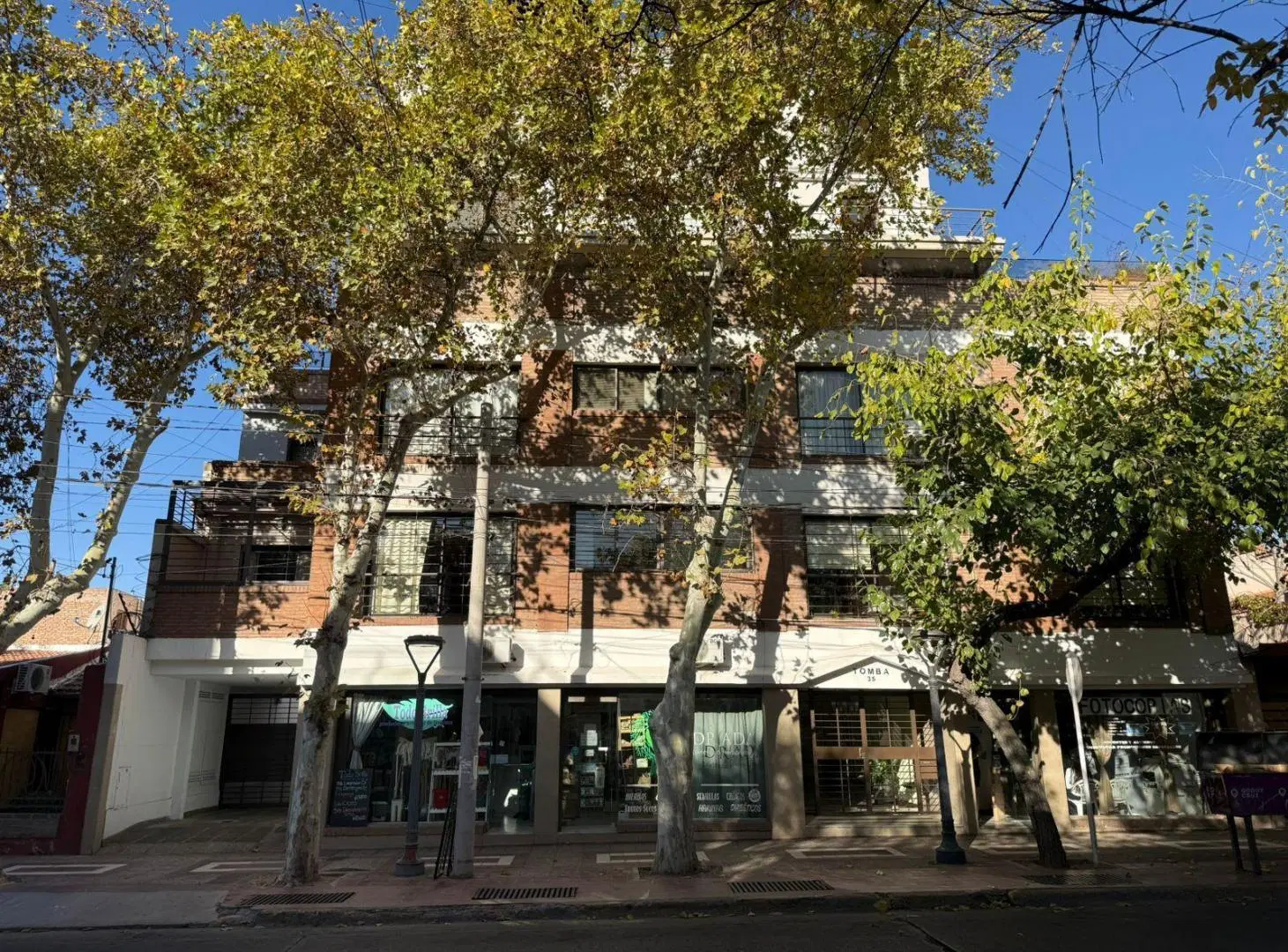 Duplex en venta en calle Tomba, a mts de la plaza de Godoy Cruz 5