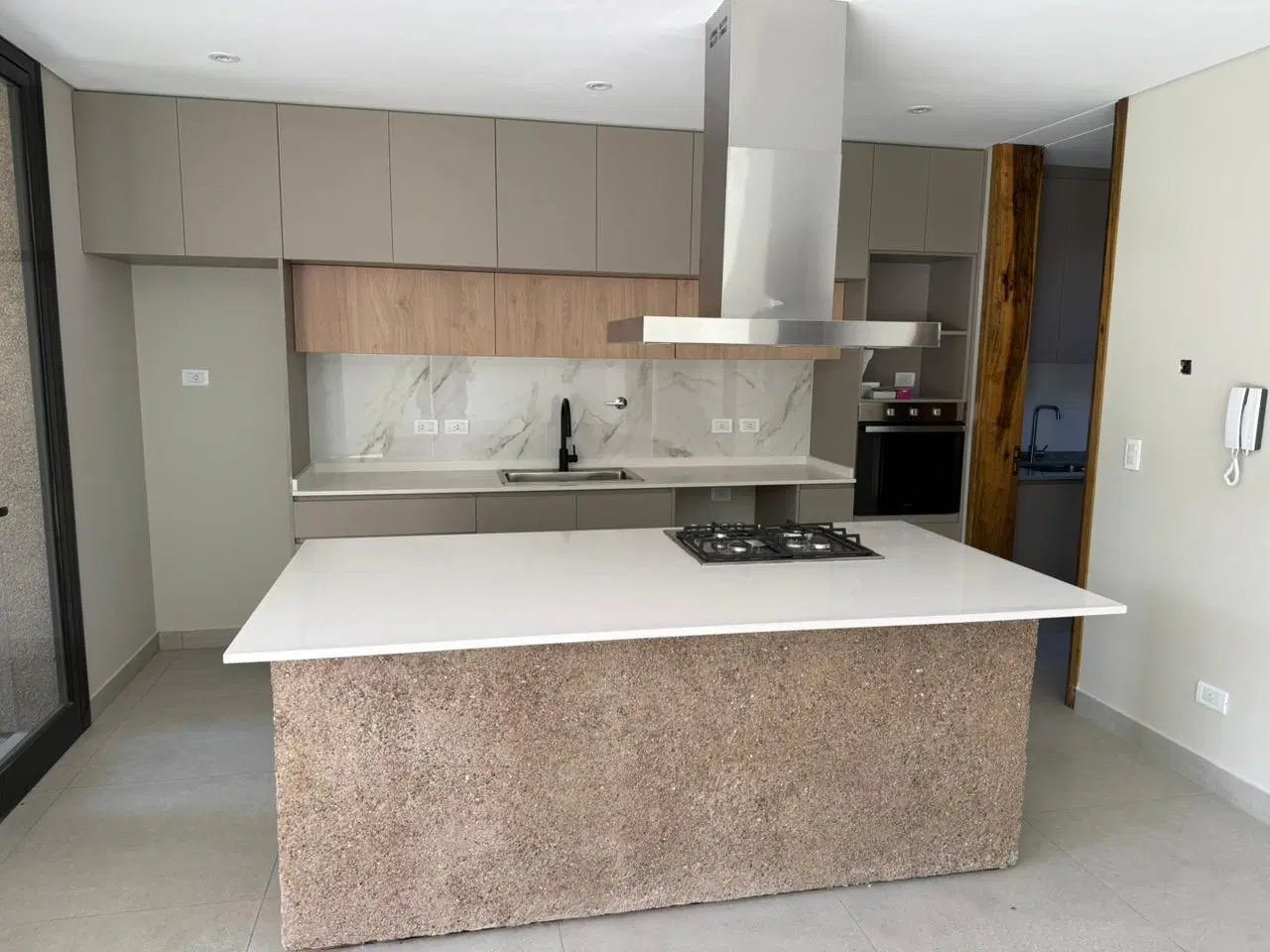Casa de 3 habitaciones en venta en calle Larrea, Chacras de Coria 2