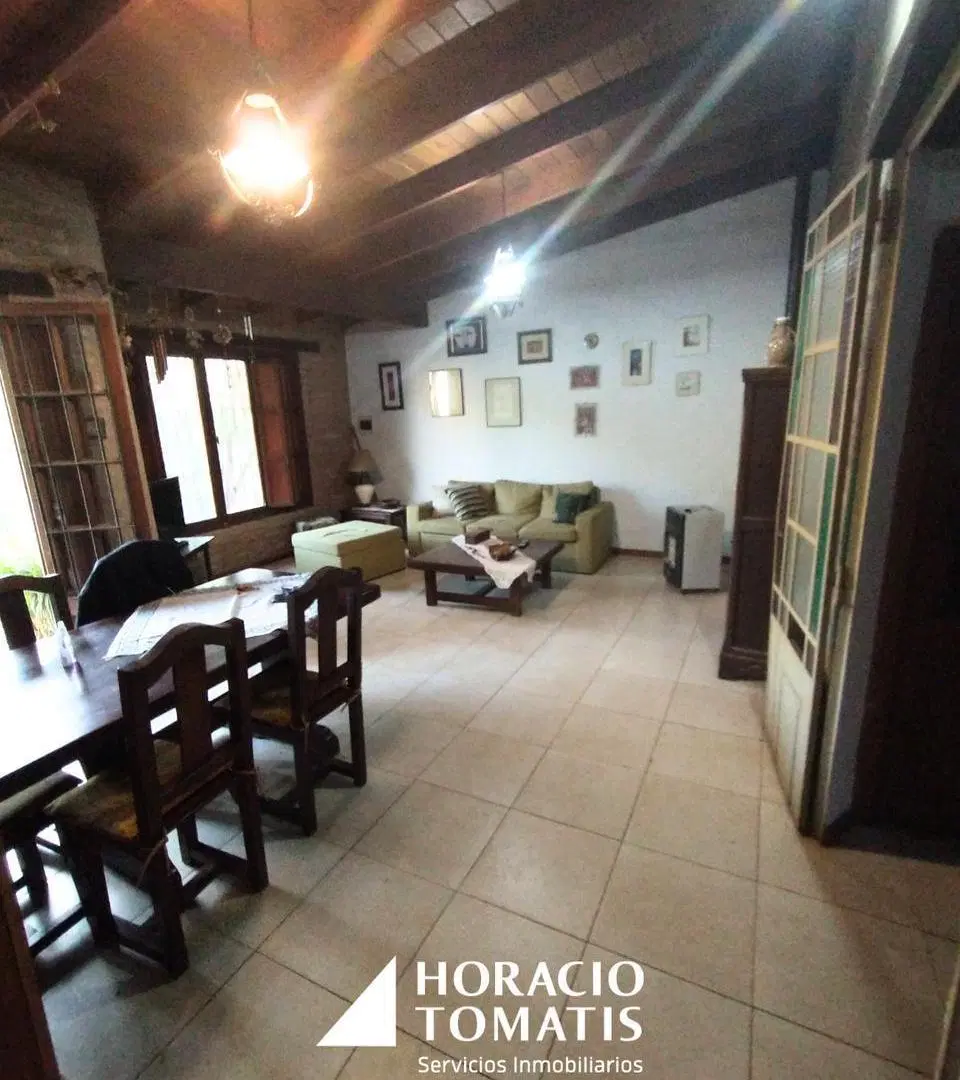 Casa con pileta y gran parque en Villa Rivera Indarte – 700 m² de lote 4