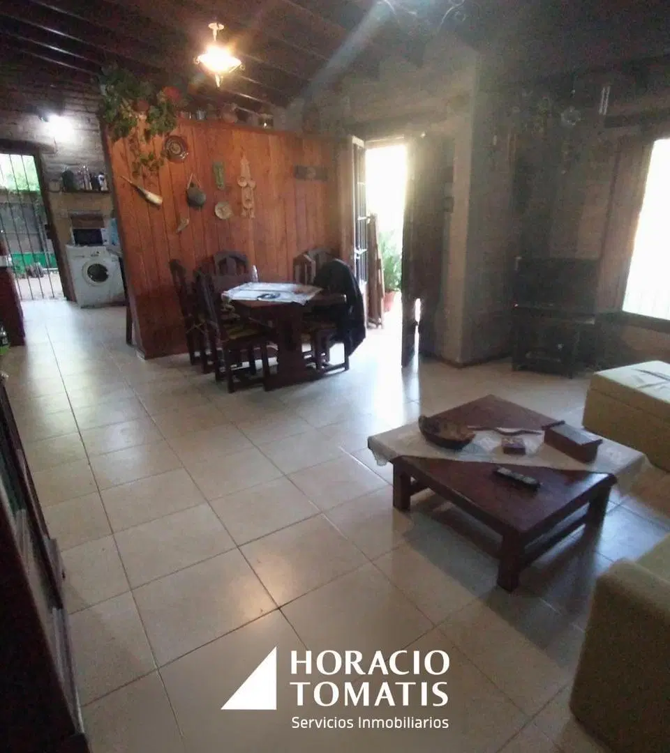 Casa con pileta y gran parque en Villa Rivera Indarte – 700 m² de lote 5