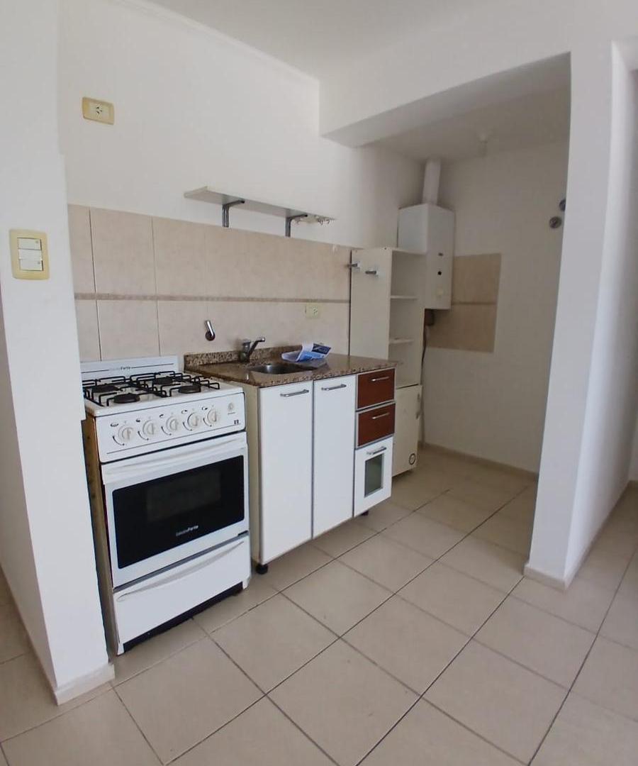 Foto de ALQUILO DEPARTAMENTO CON COCHERA - complejo VILLASOL, imagen 2