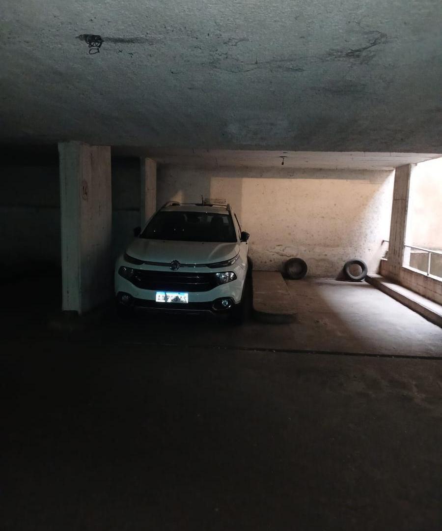 Foto de Cochera en venta en excelente ubicación sobre Chacabuco, imagen 2