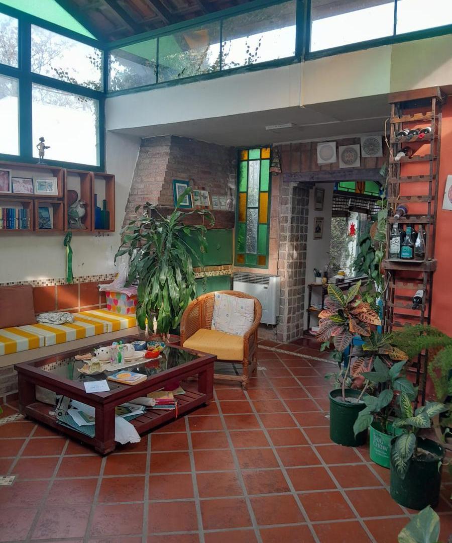 Foto de Casa APTA CRÉDITO con pileta, quinchos y depto independiente, imagen 2