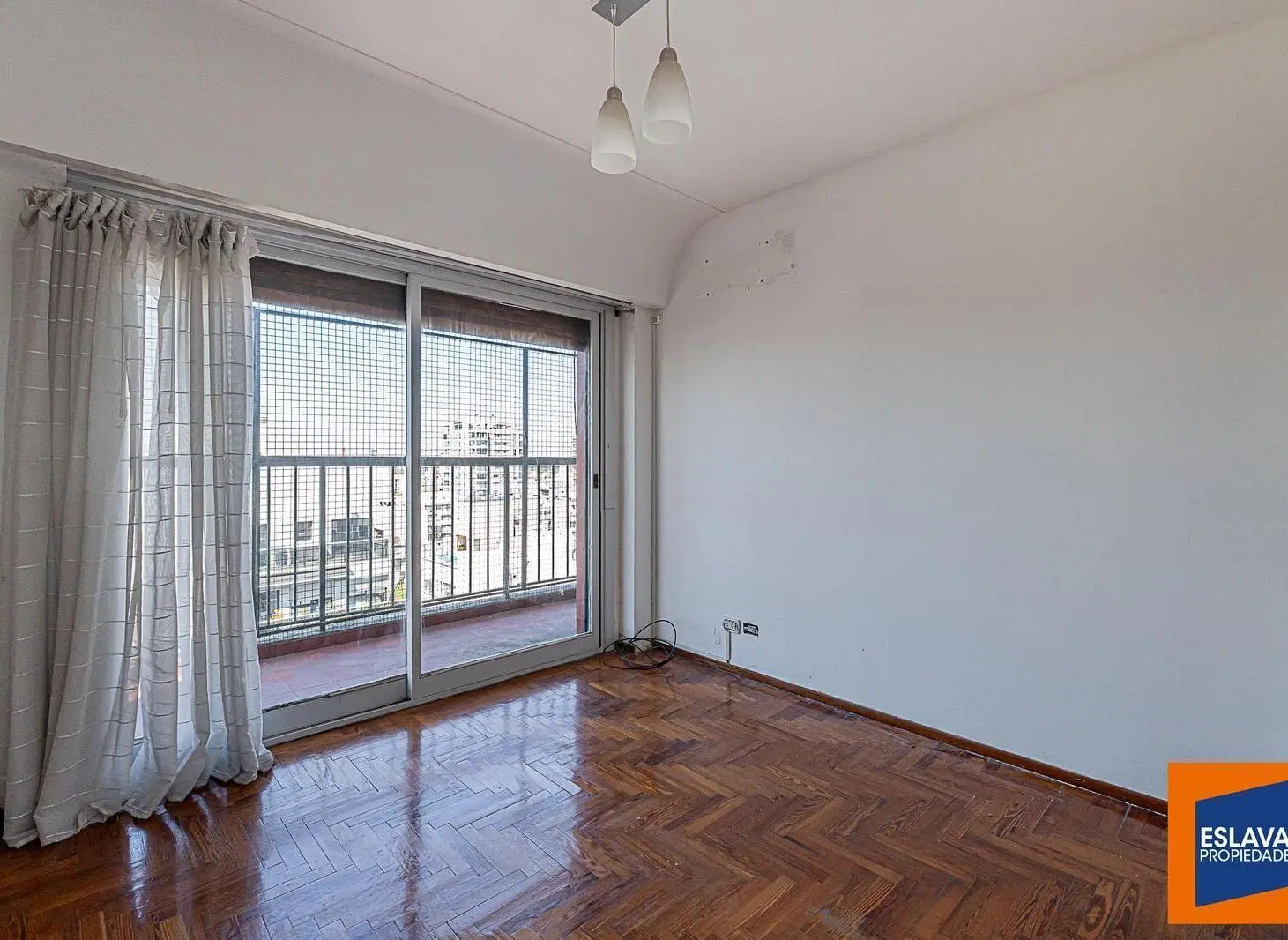Departamento 4 amb en torre al frente en Villa Urquiza 3