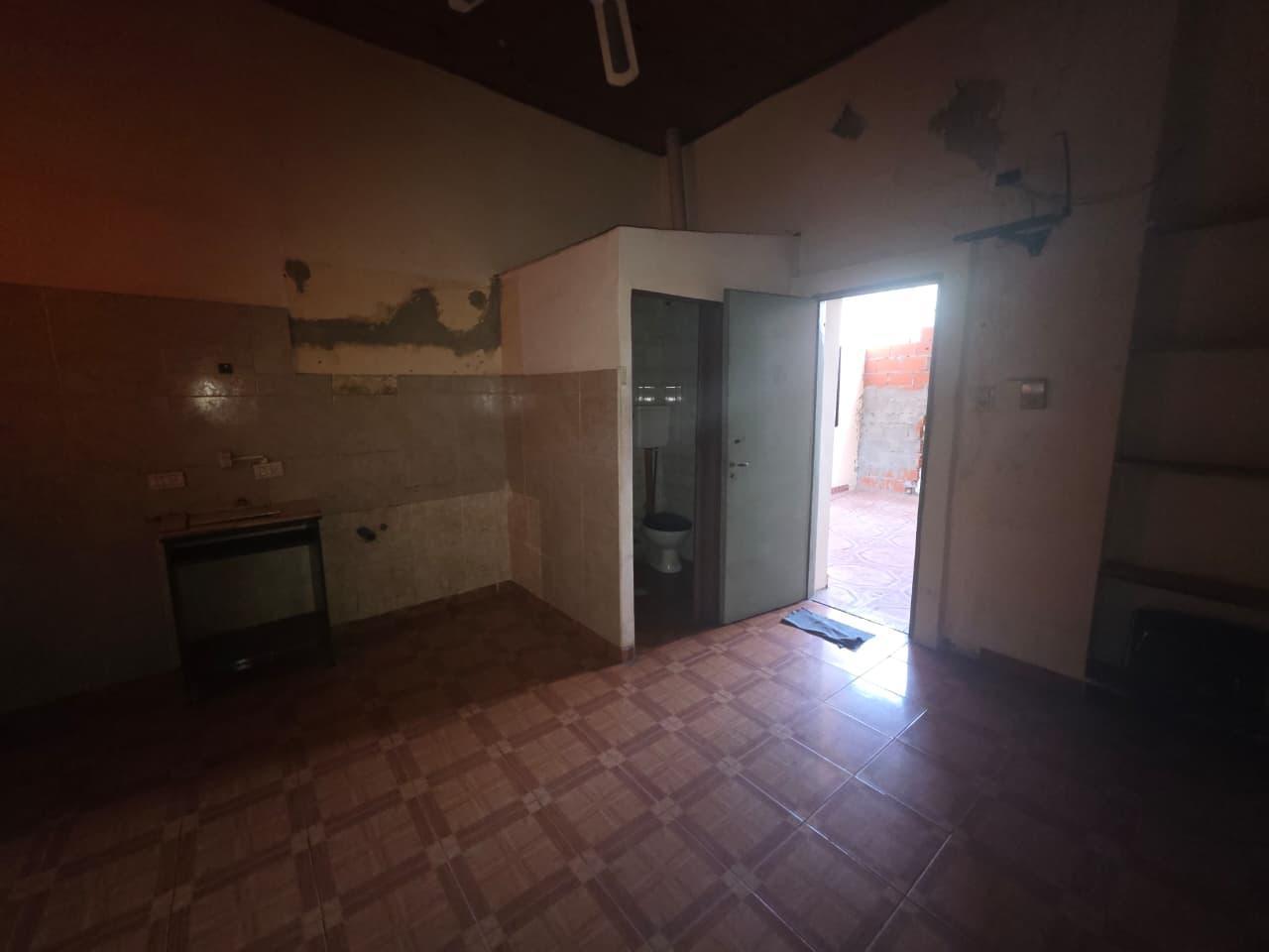 Foto de Edificio (ex hotel) en Barracas - Venta - Para refaccionar o lote, imagen 4