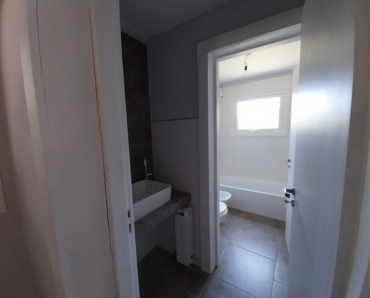 Venta Casa Tipo PH, 4 Amb, 125 m², 500 m² de Lote, Financiación, Traful 100, Bº Epulafquen, Villa La 5