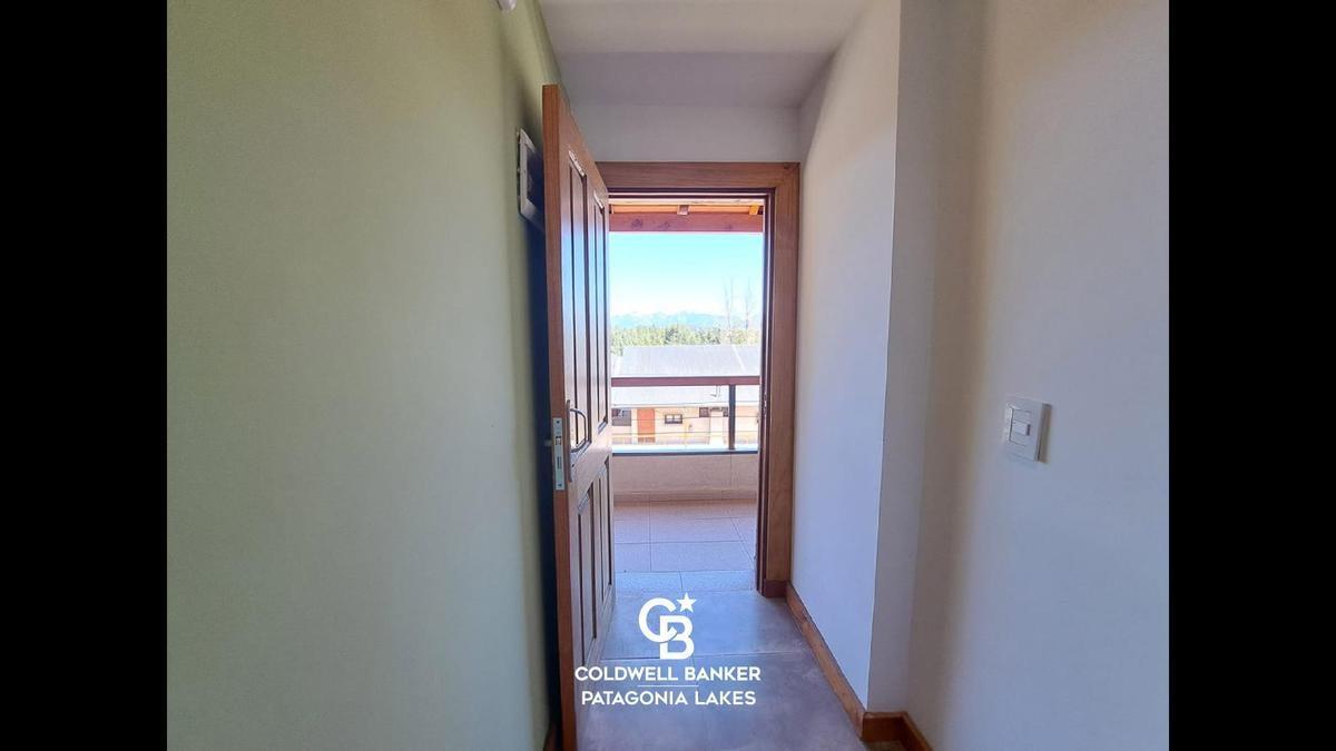 Foto de VENTA Departamento 2 dorm Amoblado Balcón Cochera y Baulera Complejo, imagen 3