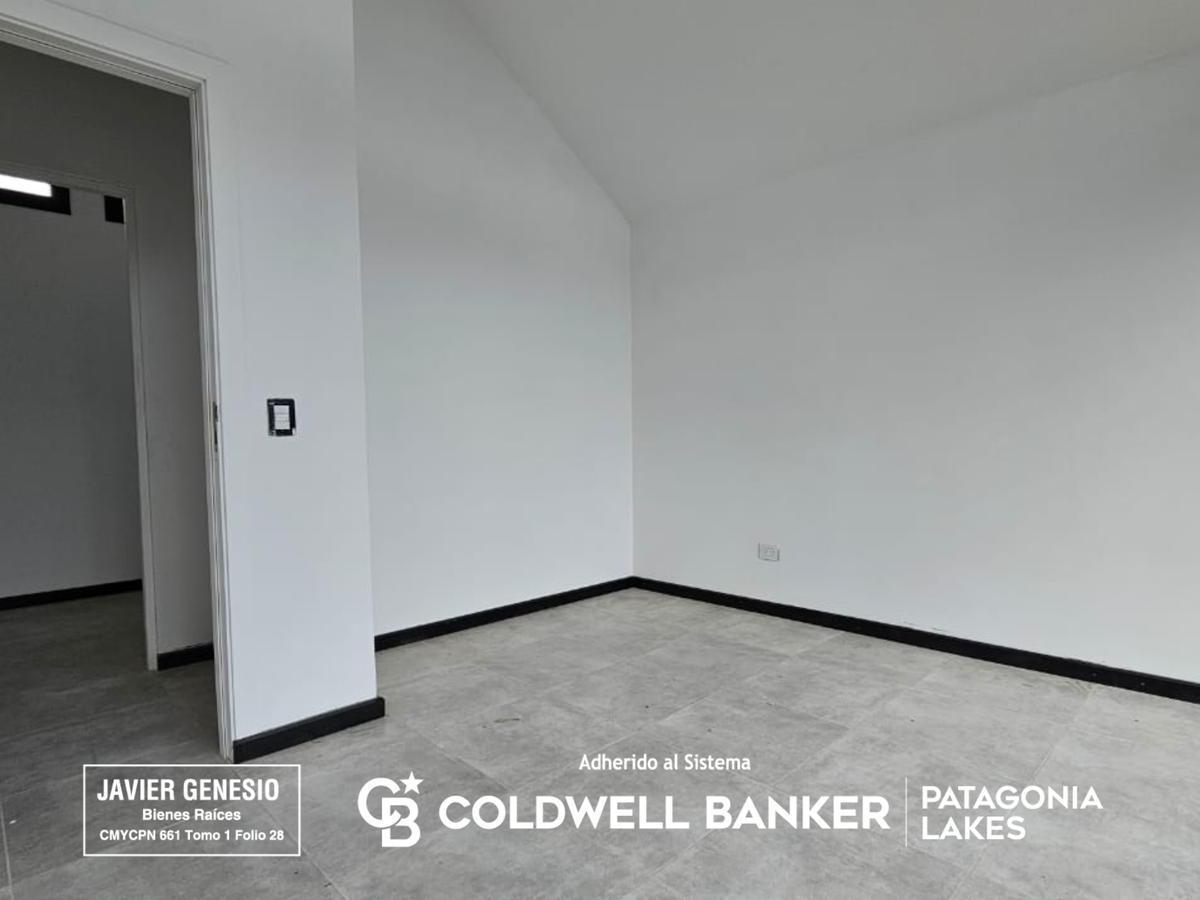 Venta Triplex en Pozo Uf 25, 90 m², Vista Al Lago, Parque Privado y Cochera, Villa La Angostura 3