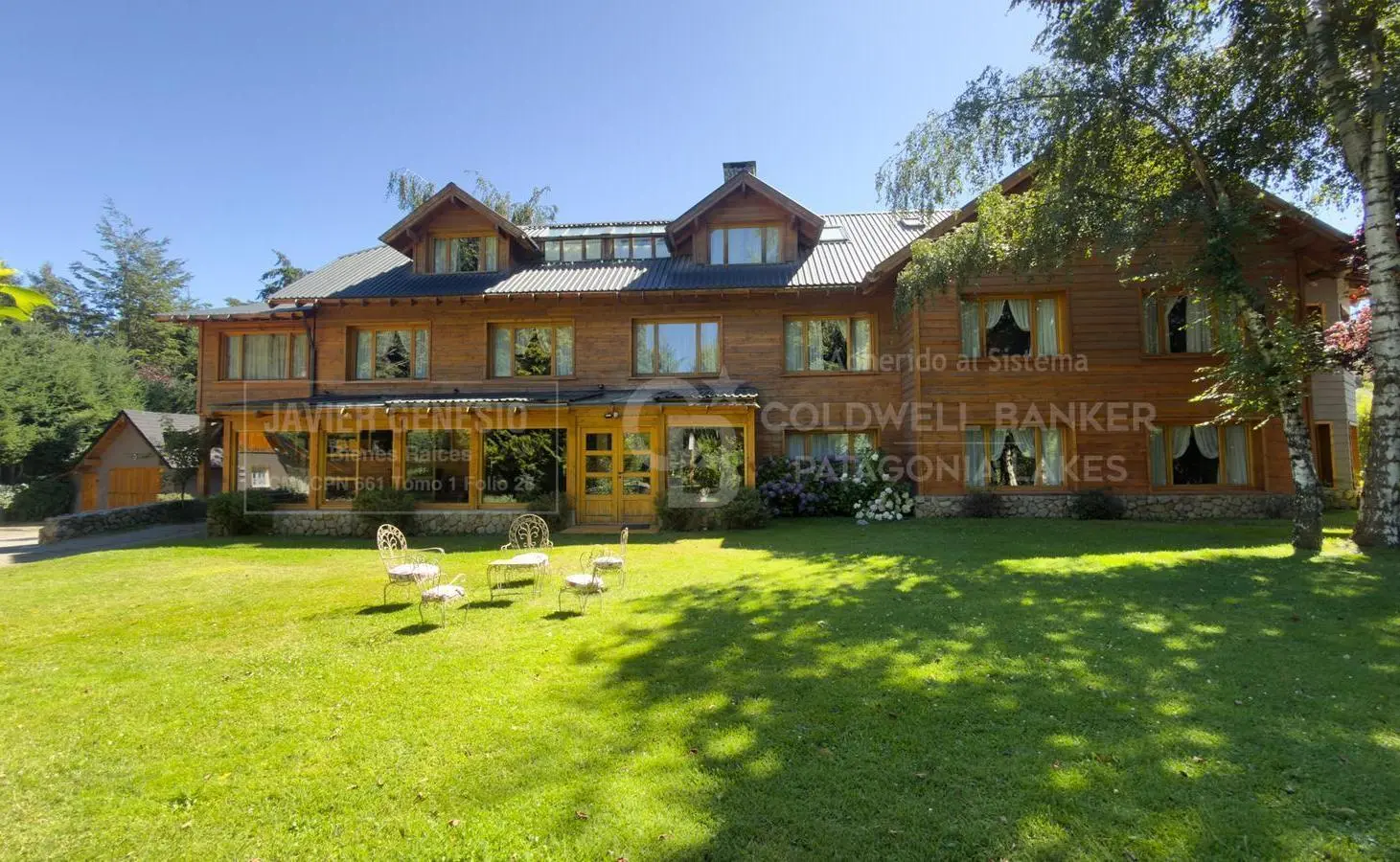 VENTA - Hostería de 935m2 en pleno centro de Villa La Angostura – 14 hab. – Lote 2.500 m² – FOT 130% 2
