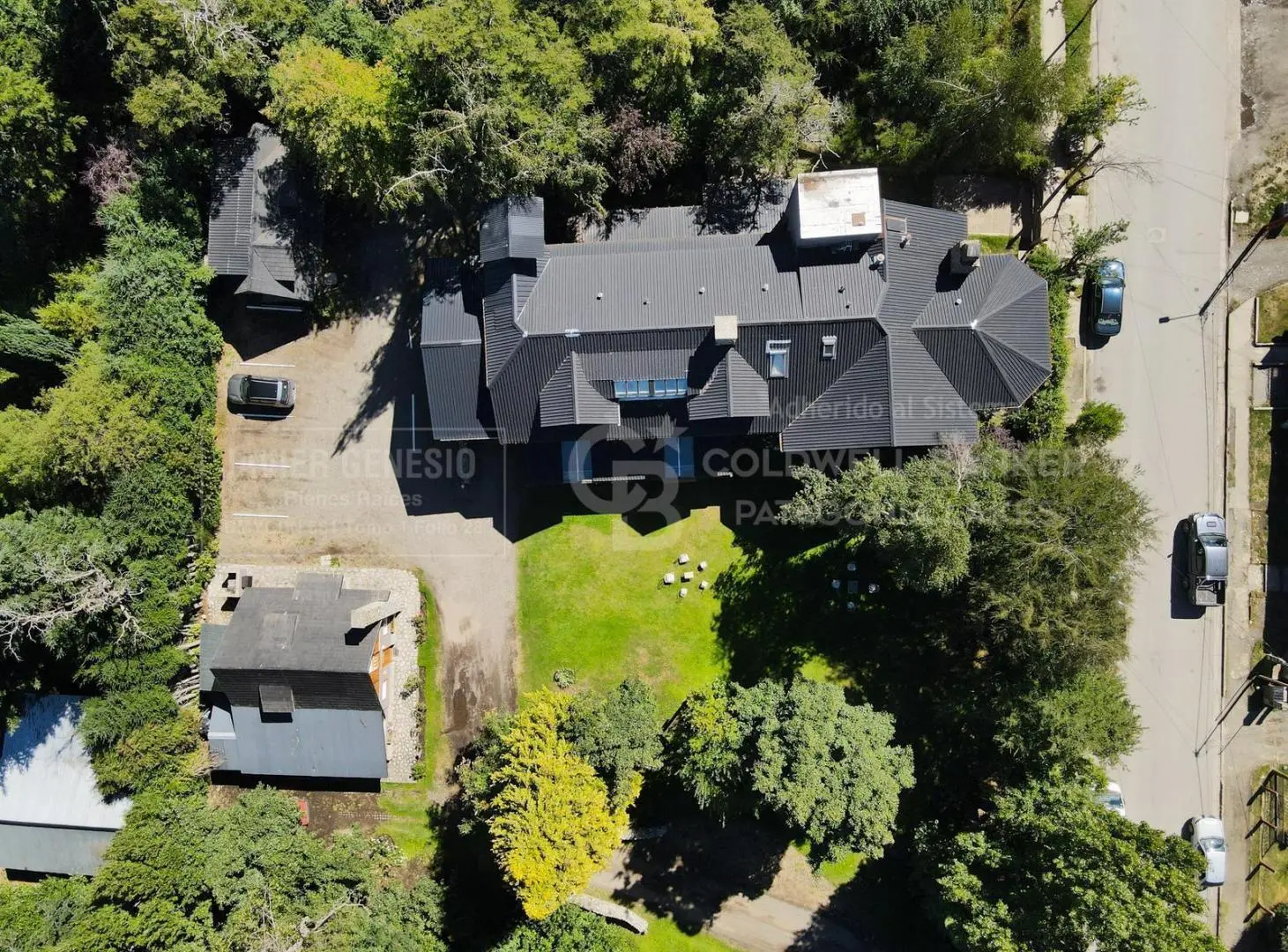 VENTA - Hostería de 935m2 en pleno centro de Villa La Angostura – 14 hab. – Lote 2.500 m² – FOT 130% 4