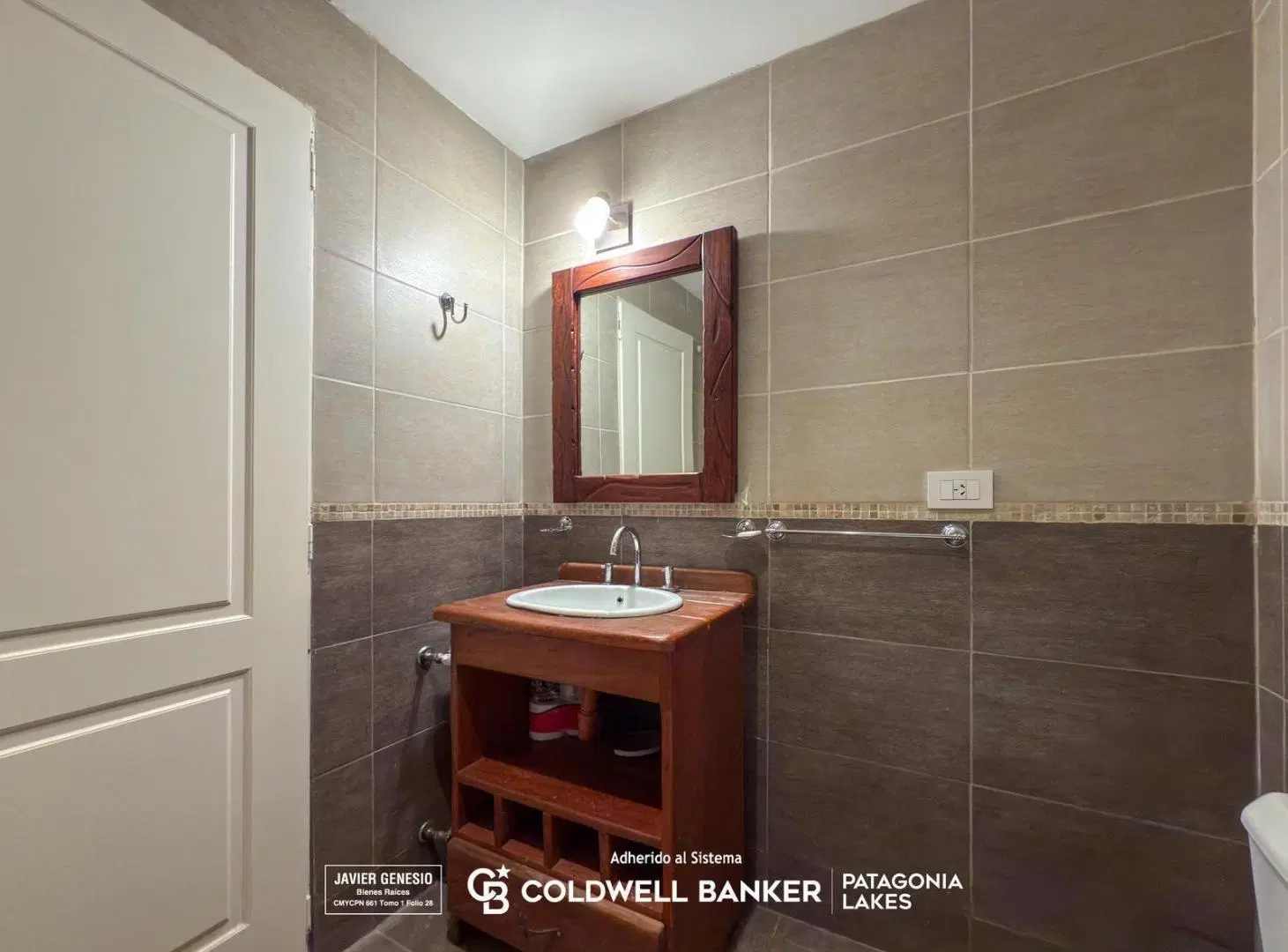 VENTA departamento 42 m2 c/deck mas baulera y cochera. Zona centro, Villa La Angostura 2