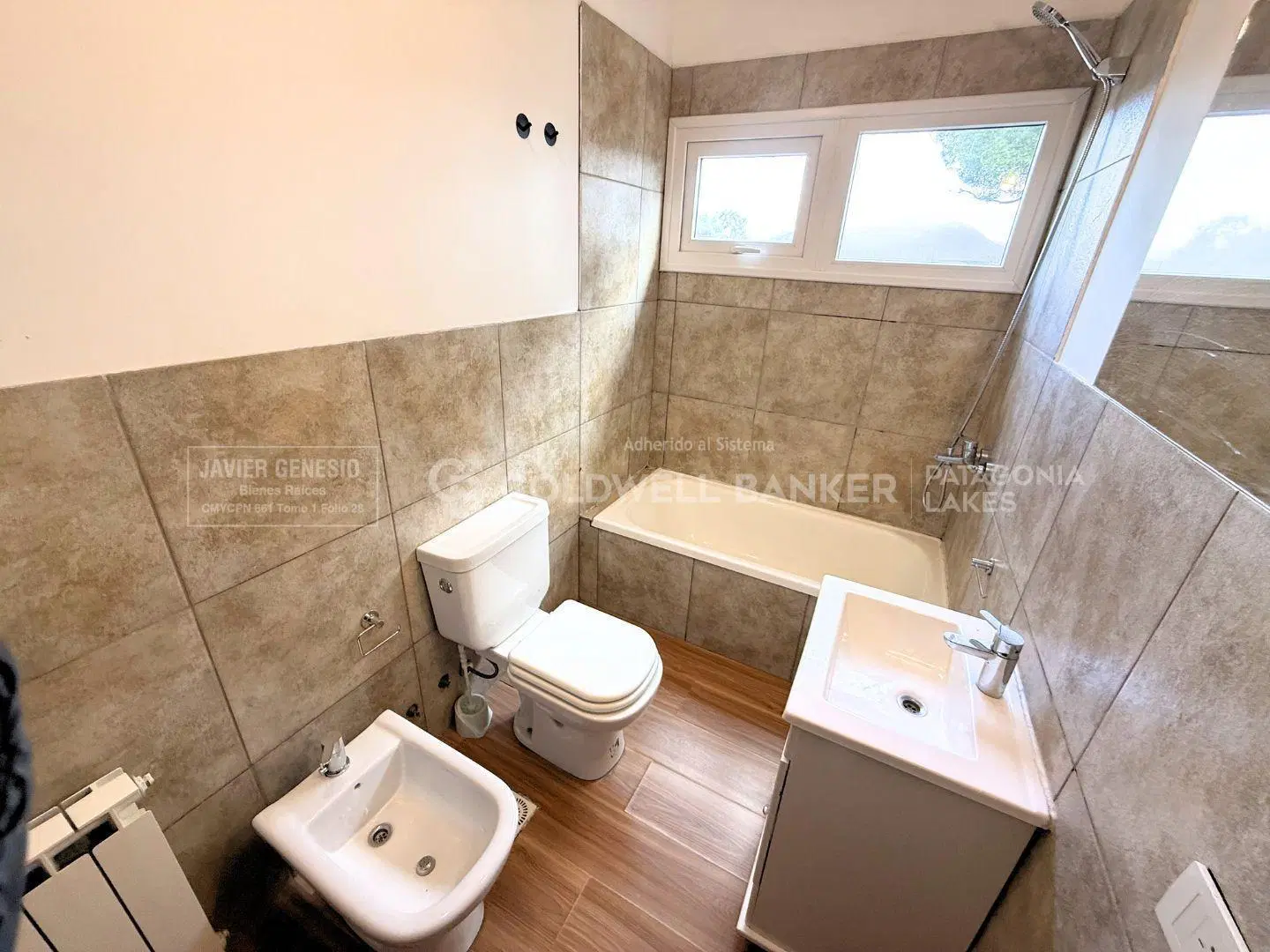 Venta Casa 84m2 · 2 dormitorios y jardin propio - Apto Credito - Villa La Angostura 4