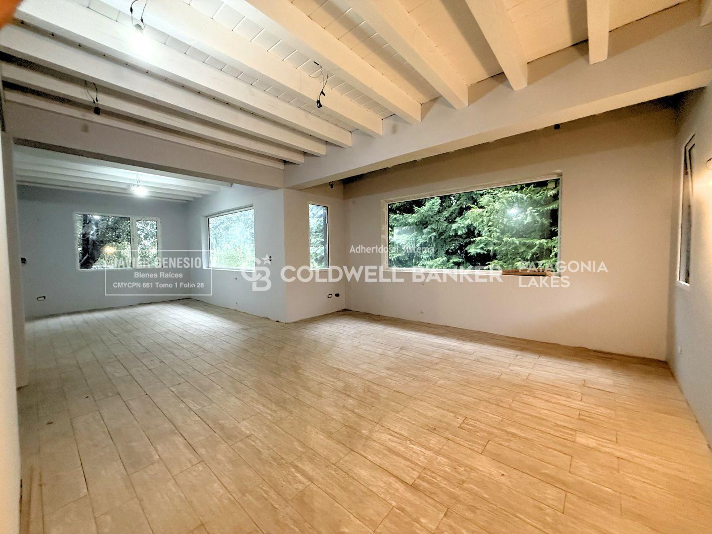 VENTA Casa 200m2 en construcción con vista al bosque y parcial al lago. Villa La Angostura.