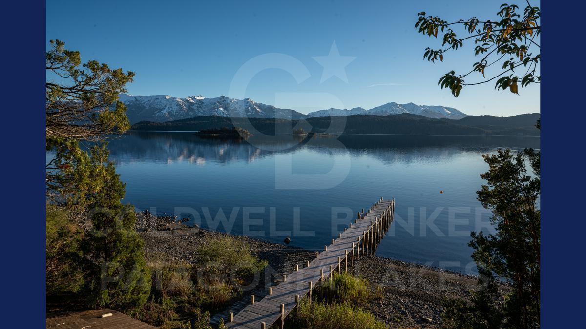 Foto de VENTA Casa 400m2 con costa de lago y muelle propio lote de 11.000m2, imagen 2