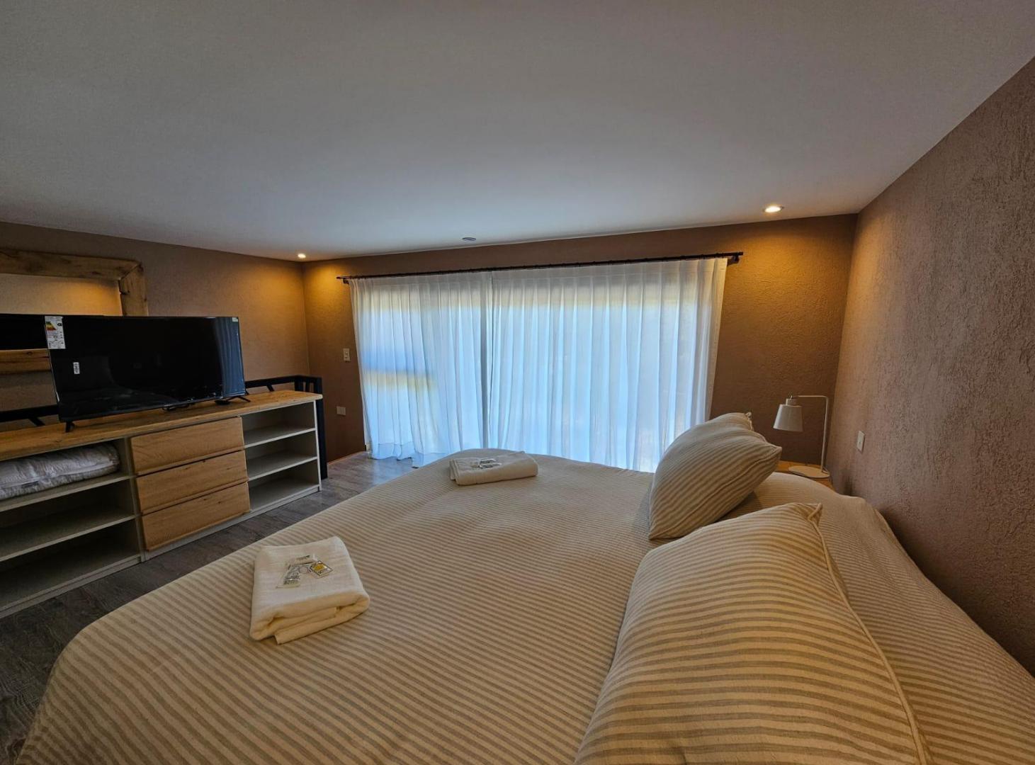 Foto de VENTA Departamento 2 ambientes UF6, parque privado amoblado, Villa La, imagen 2