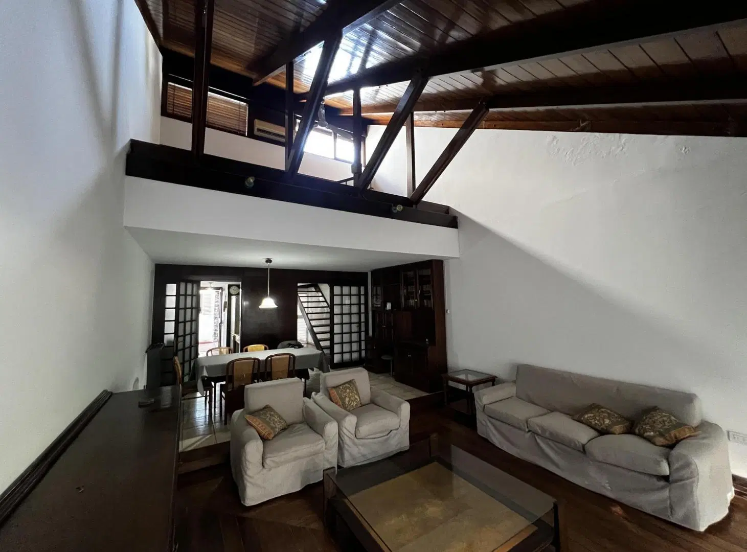 Casa en alquiler con cochera y patio en Colinas de Vélez Sarsfield 5