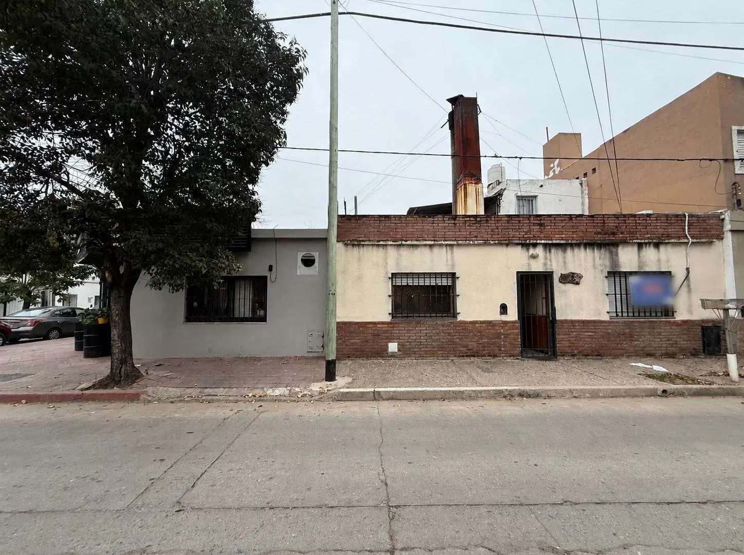 Paso de los Andes  Esquina comercial con local  casa  monoambiente 3