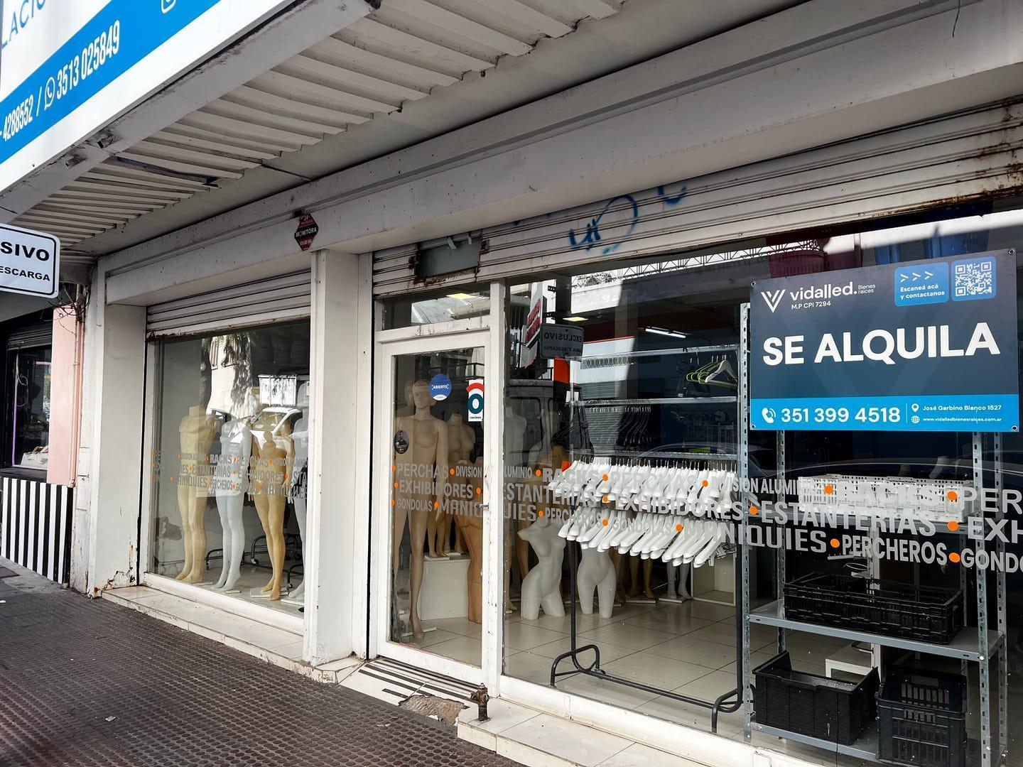 Foto de Local comercial con montacargas en plena Zona Mayorista – Centro, imagen 3