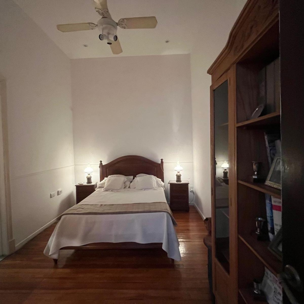 Hualfin y E. Mitre 364 m² Sobre Lote Propio, Casa de 4 Dorm. y 2 Dúplex, en Block. 4