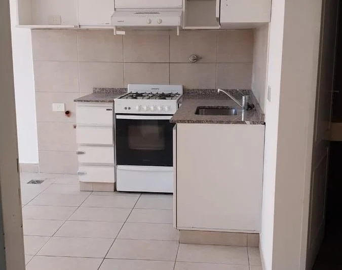 Garay y Jujuy 2 amb cfte amplio en edificio con parrilla y solarium 5