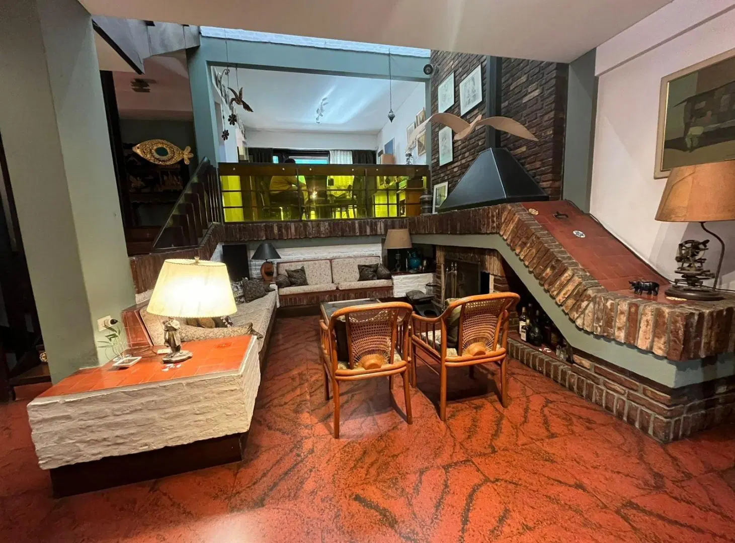 Excelente casa con 5 dormitorios, 300 m2   jardín y pileta, a 3 cuadras de Plaza Irlanda 4