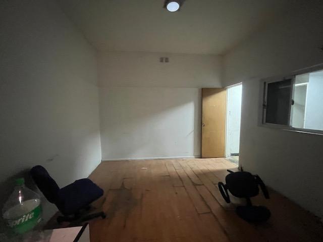 Foto de Local 135 m2 Juan D Perón entre Paraná y Montevideo Venta, imagen 1