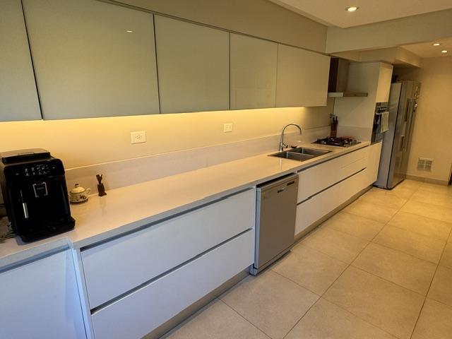 Foto de Casa en venta en Vicente Lopez con jardin y pileta., imagen 3