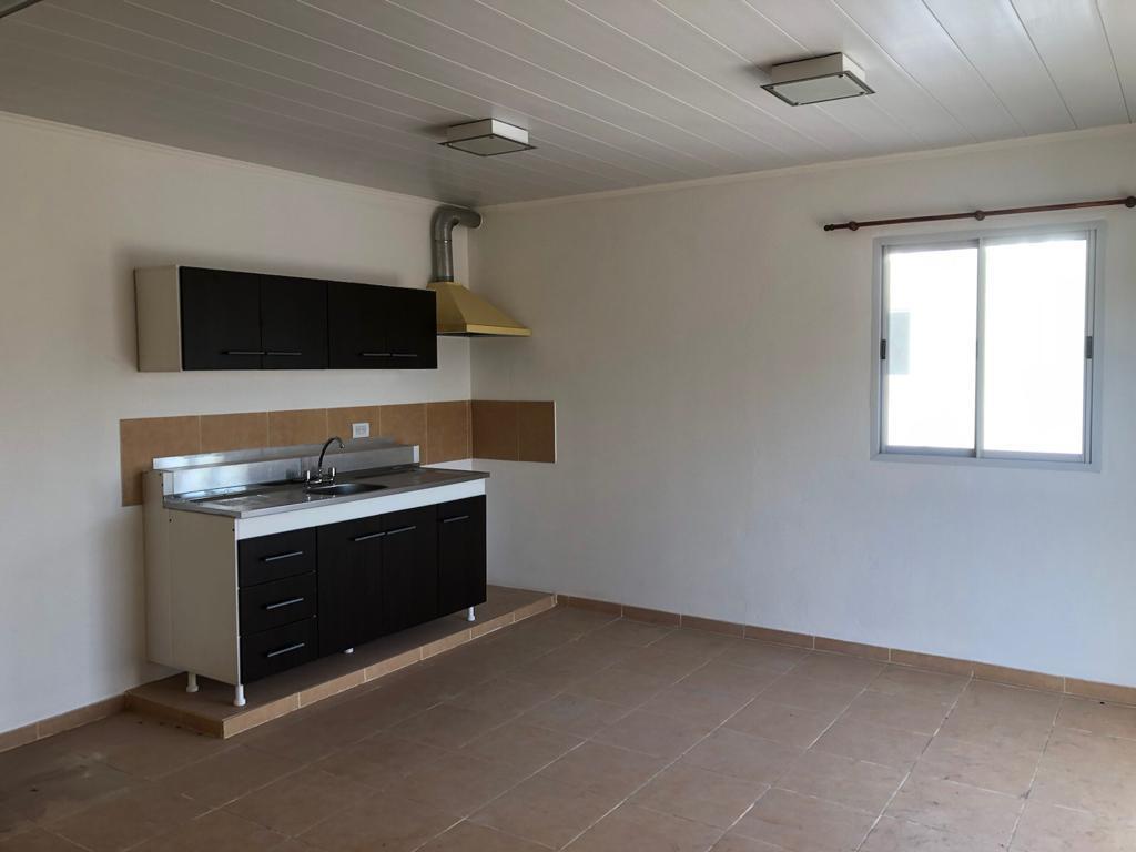 Foto de Edificio Comercial, Amplia Vivienda, 2 Locales y 2 Departamentos en, imagen 3