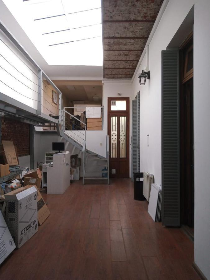 Foto de Venta de Espectacular casa 4 dormitorios en Boedo. Reciclada con muy, imagen 2
