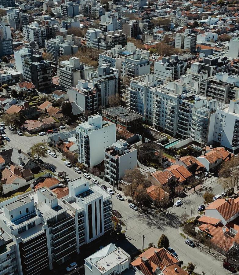 Venta - Departamento - Güemes - Piso a Estrenar - Balcón - Cochera - Parrilla 3