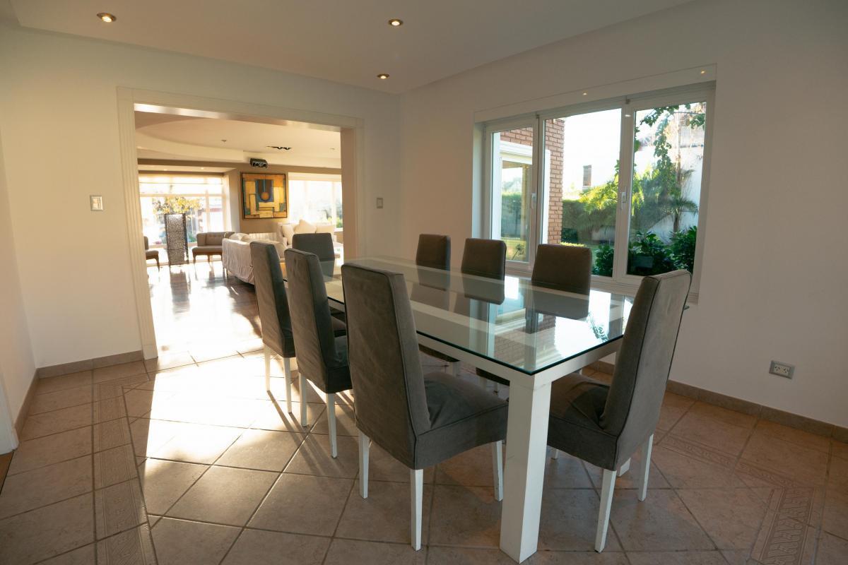 Venta Casa - Los Troncos - Piscina - Parque - Parrilla - Garage - Full Amenities 1