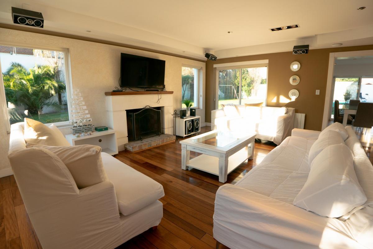 Venta Casa - Los Troncos - Piscina - Parque - Parrilla - Garage - Full Amenities 5