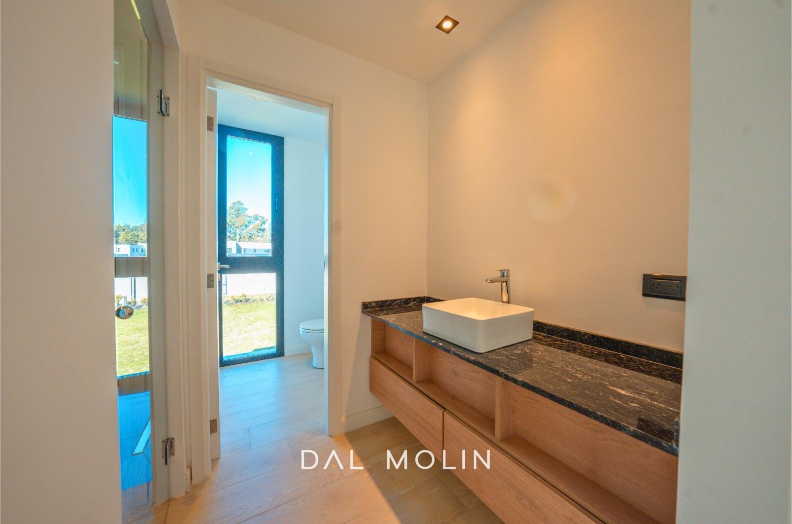 Venta · Rumenco Joven · A estrenar · Al lago · 4 habitaciones
