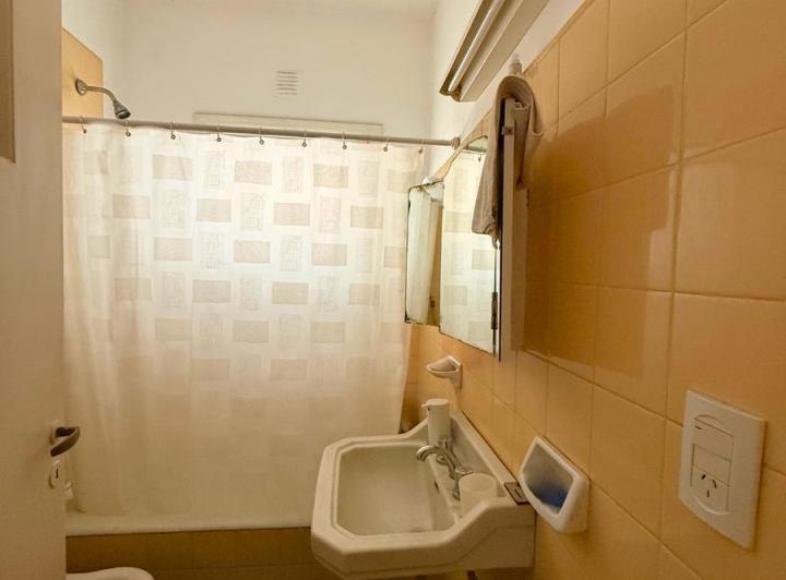 Venta · Departamento con vista abierta · 2 Ambientes · Plaza Colón · Reciclado - Centro