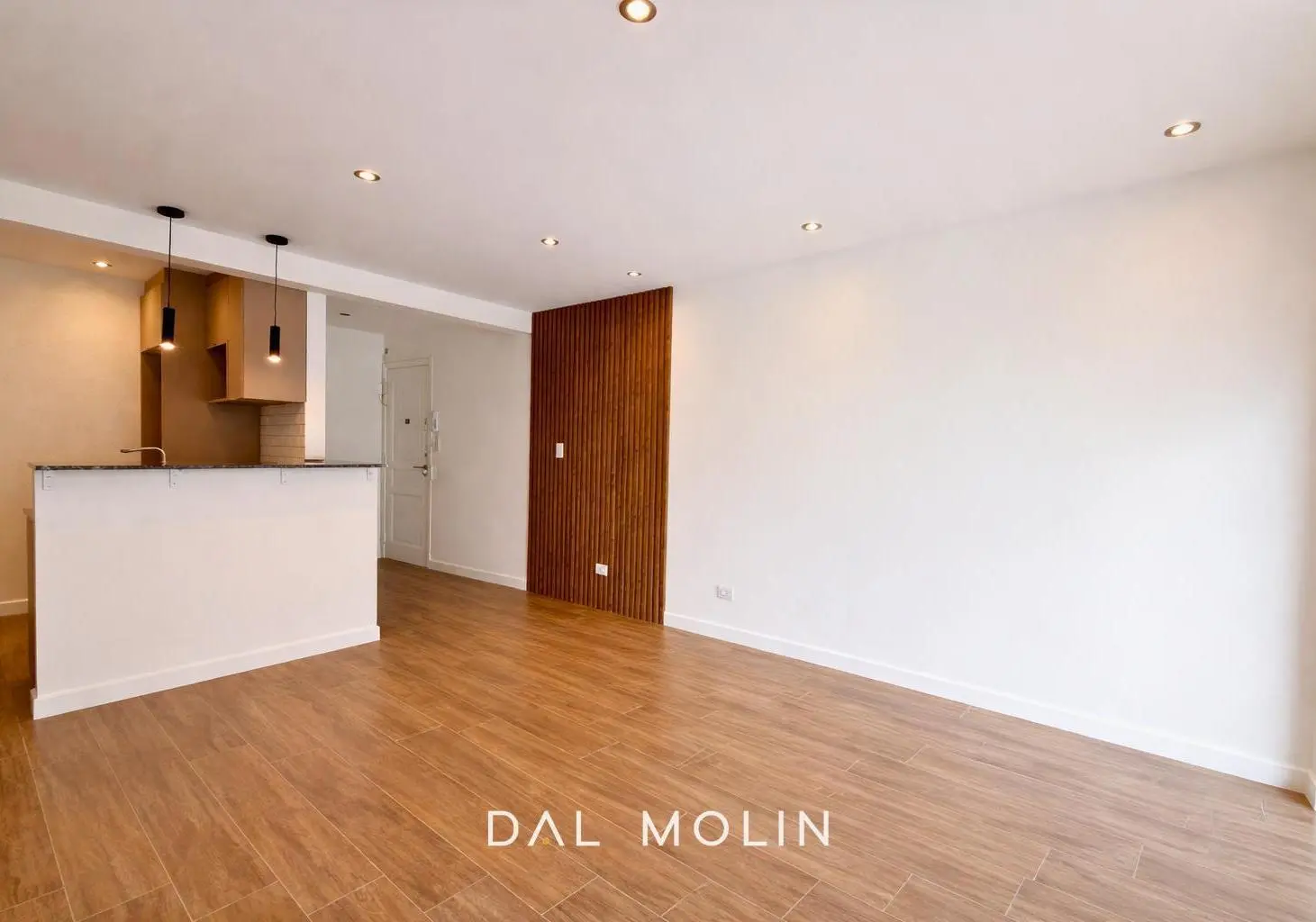 Departamento · Tres Ambientes · Centro · Reciclado por completo · Master con vestidor · Balcón 1