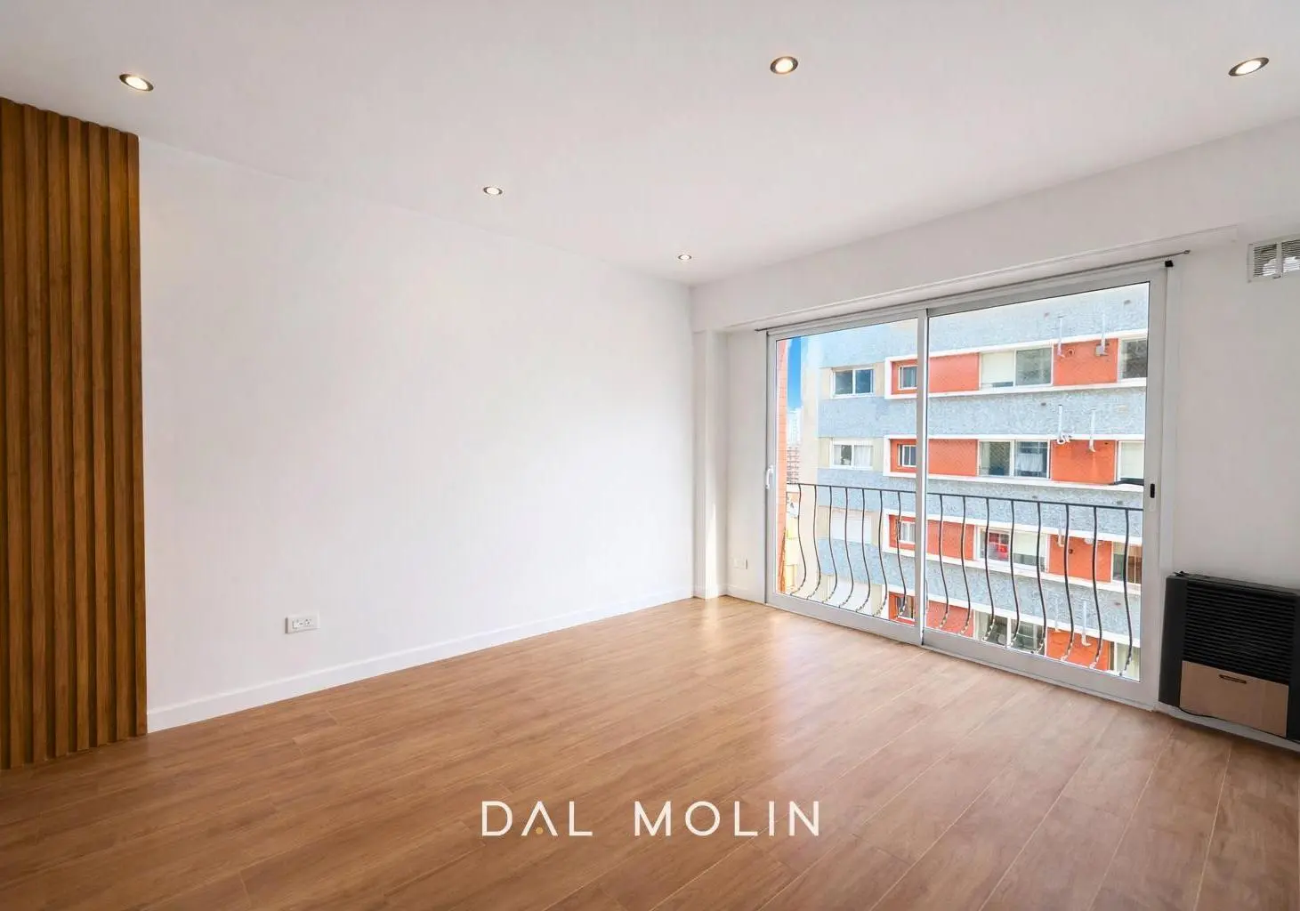 Departamento · Tres Ambientes · Centro · Reciclado por completo · Master con vestidor · Balcón 2