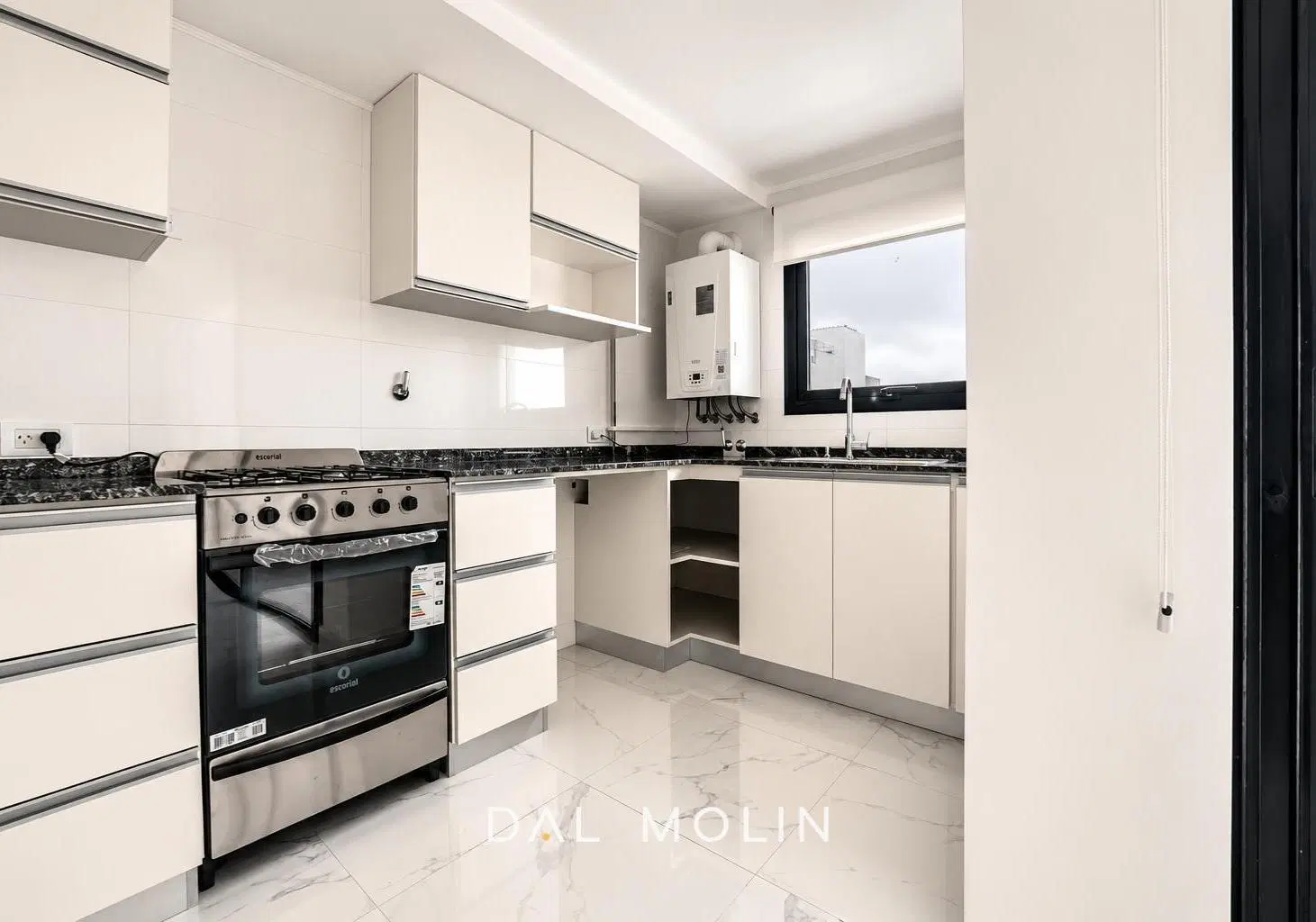 Venta | Departamento en La Perla | 3 ambientes | A estrenar | Balcón y espacio de cochera 3