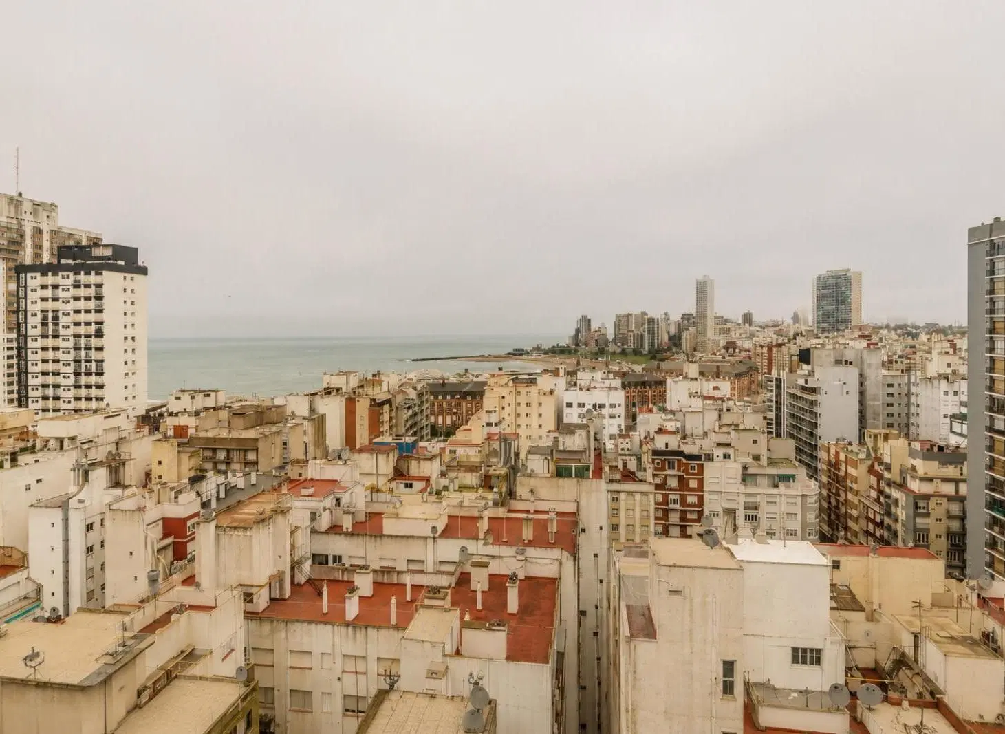 VENTA | 3 AMBIENTES EN SEMIPISO | CENTRO | VISTA AL MAR | QUINCHO | COWORKING | COCHERA CUBIERTA 1